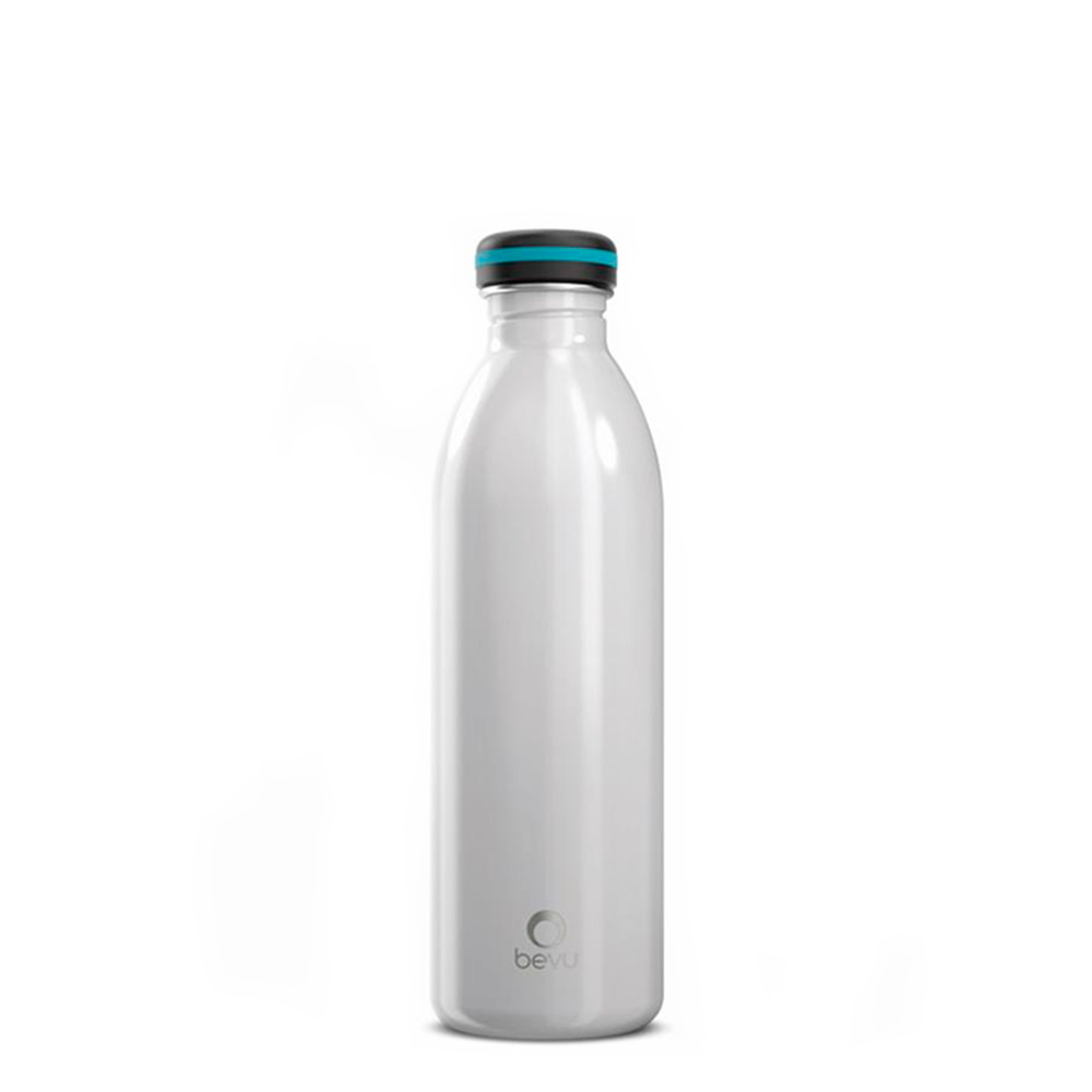Image of Bevu Life's ONE Single Wall 25oz Bottle, showcasing its minimalist design and ability to keep your beverages fresh. Perfect for accompanying you in your daily activities with comfort and style.