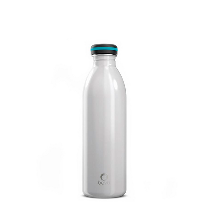 Image of Bevu Life's ONE Single Wall 25oz Bottle, showcasing its minimalist design and ability to keep your beverages fresh. Perfect for accompanying you in your daily activities with comfort and style.